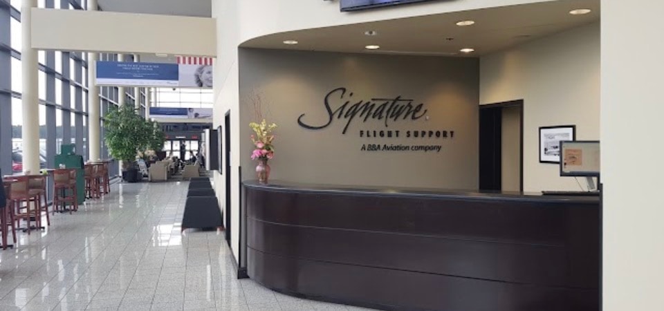 Signature Flight Support lobby reception area